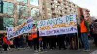 Imatge d’arxiu d’una manifestació de treballadors del tercer sector davant la seu de la DGAIA a Barcelona