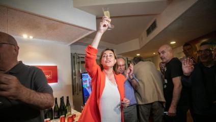 L’eufòria es va desfermar ahir a la seu del PSC: Sívila Paneque va guanyar les eleccions amb 8 regidors, els mateixos que Guanyem.