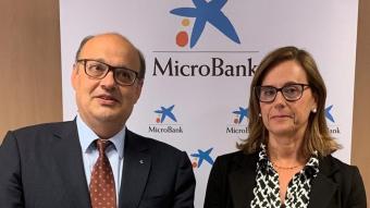 Xavier Panés, president de la Cecot, amb Cristina González, directora general de Microbank