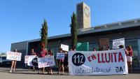 Una protesta davant de l’edifici del 112