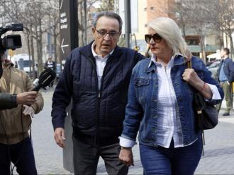 Negreira arribant a la ciutat de la justícia de Barcelona amb la seva dona