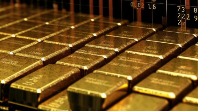 Més monedes i menys lingots. El 2023 es van produir 1.189,5 tones d’or que van adoptar la forma de lingots i monedes (oficials, medalles o d’imitació). La majoria (775,9 tones) encara són lingots, però s’estan reduint en favor de les monedes (413,6 tones), de les quals cada cop se’n fan més.