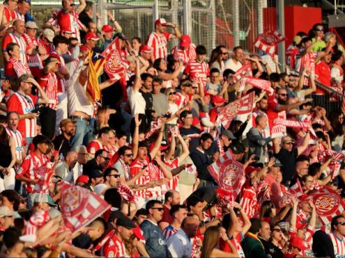 L’afició del Girona animant durant el partit contra el Barça