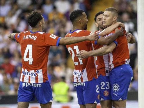 Arnau, Yangel Herrera Iván Martín i Dovbyk celebren el 0-2 durant el partit d’ahir a Mestalla