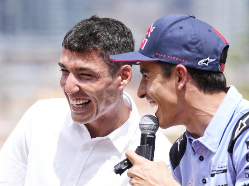 Aleix Espargaró amb Marc Màrquez en la presentació del GP de Catalunya.