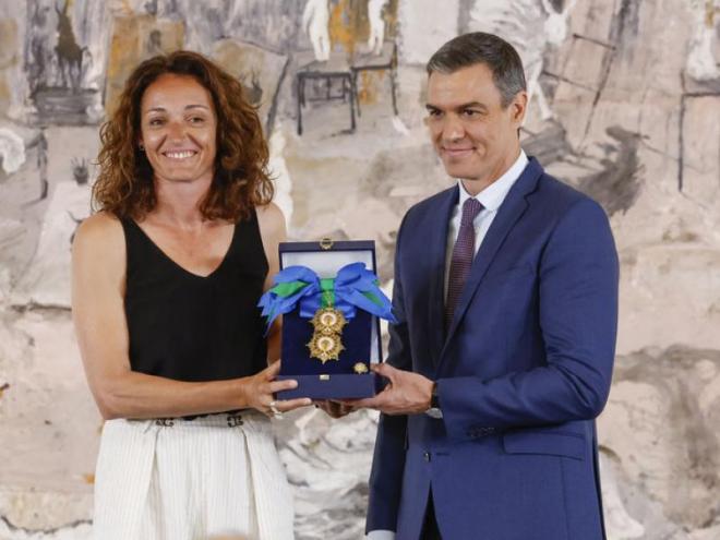Laia Palau i Pedro Sánchez, amb la Gran Creu del Reial Orde del Mèrit Esportiu