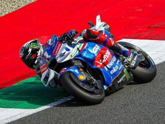 Francesco Bagnaia amb la seva Ducati de color blau