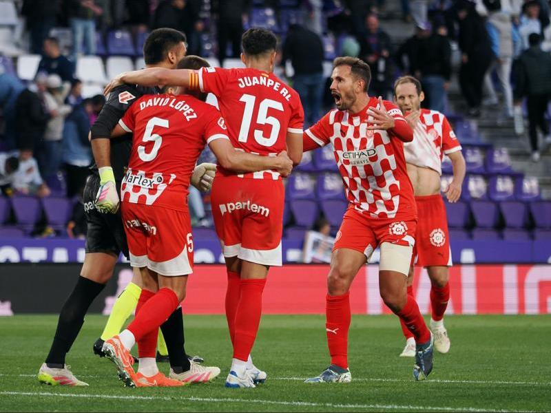 Stuani, entre companys, eufòrics pel triomf