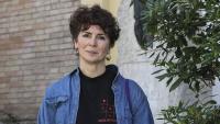 La regidora, a la plaça on es troba el local del partit, al centre de Ripollet